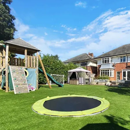 Four Bedroom Family Abode With Hot Tub, Garden And Bbq Bournemouth Exterior photo